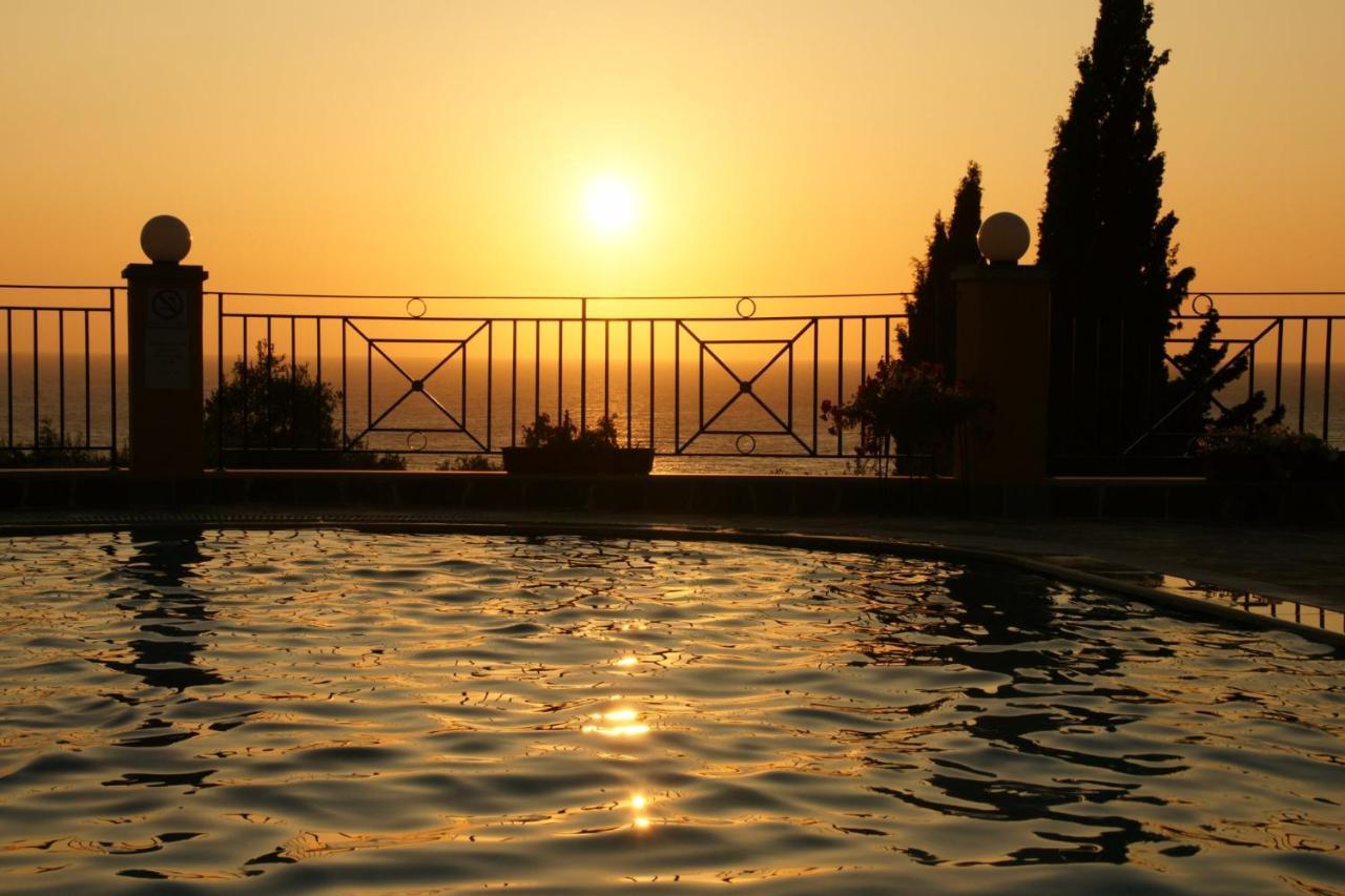 Dina's Paradise Agios Gordios  Bagian luar foto